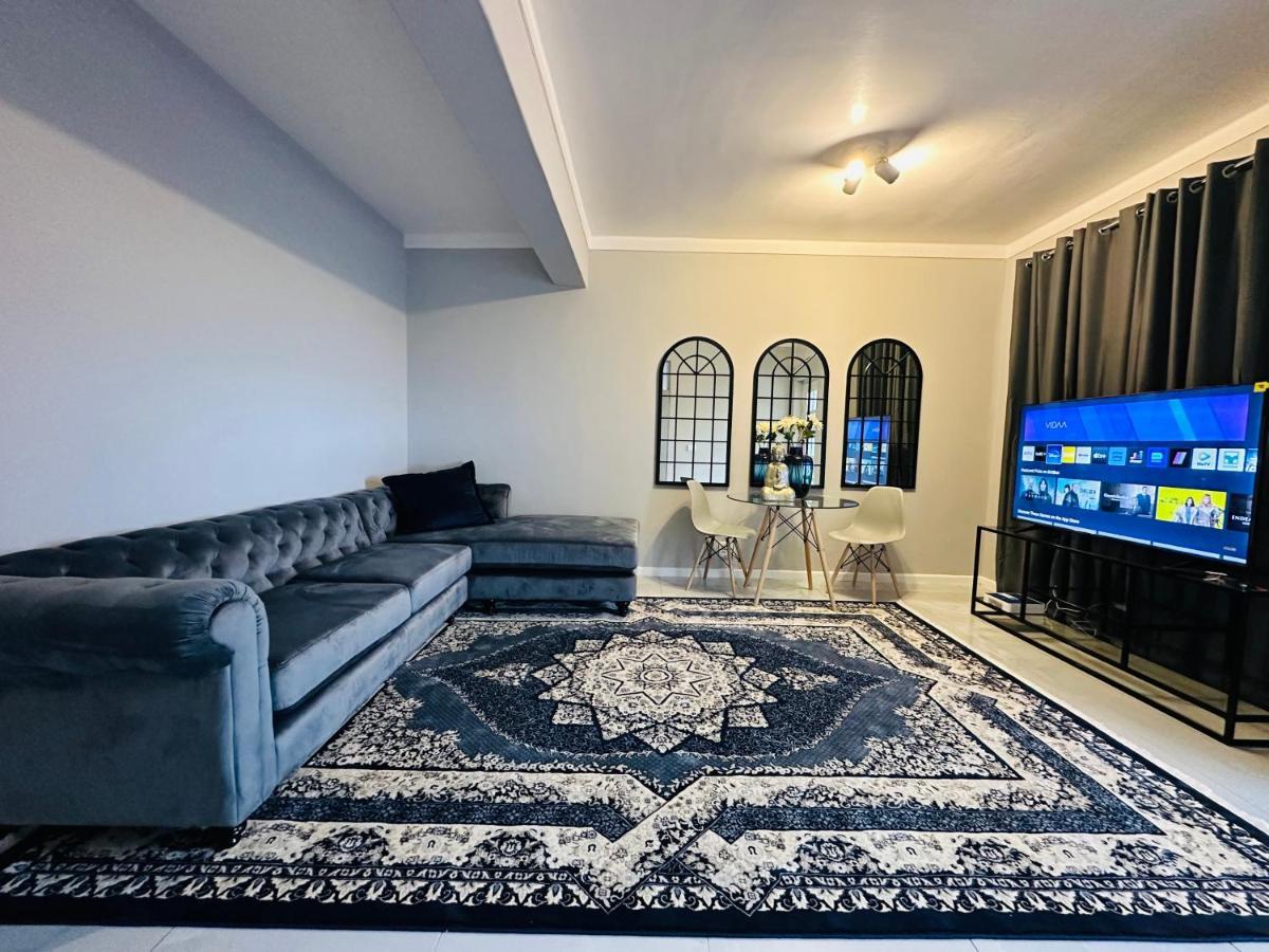 Nederburg, Sea Point, 2 Bed - New
